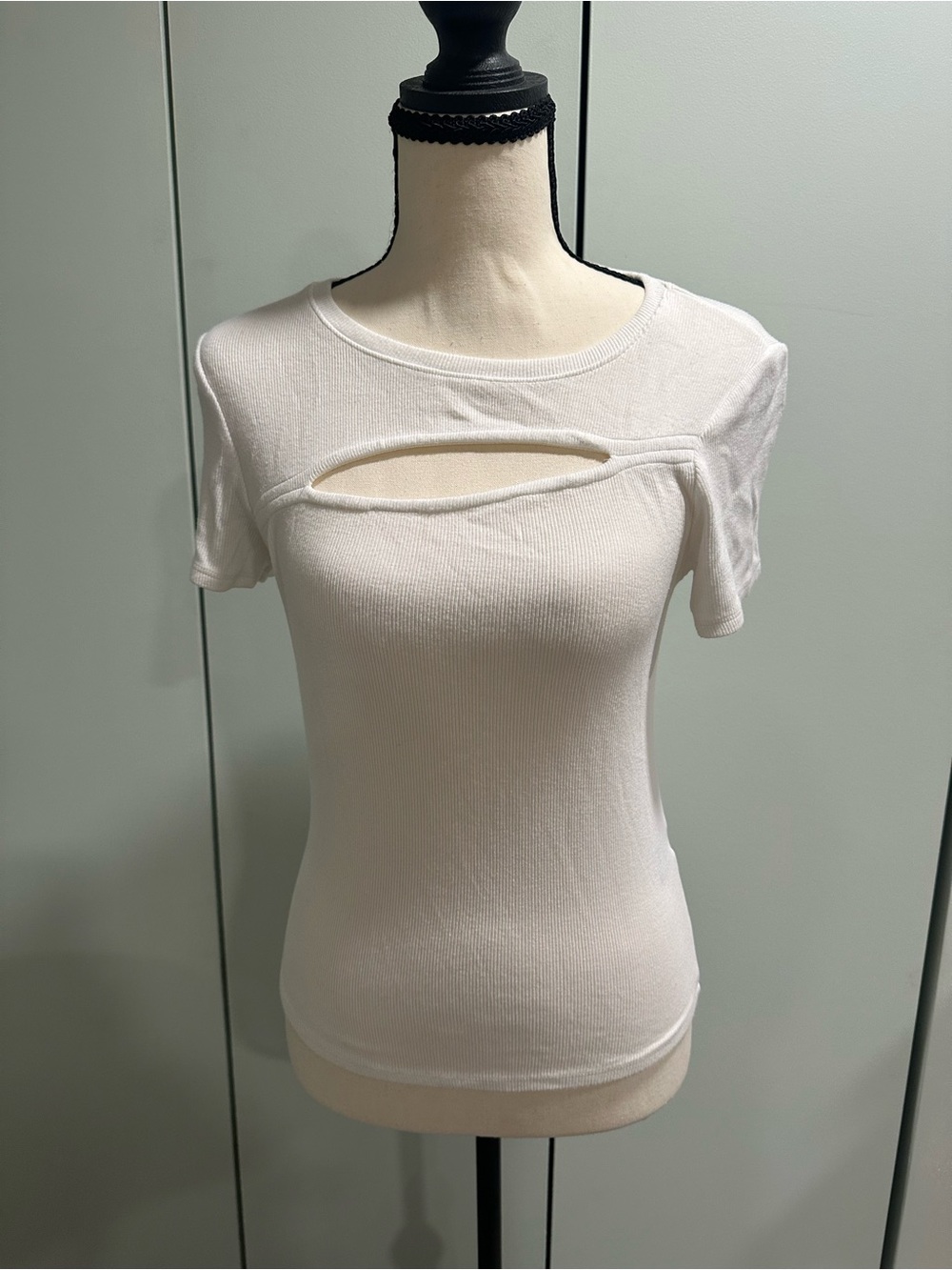 SANCTUARY Size XS Plain White Ribbed Soft Short-Sleeve T-shirt w/ Front Cutout